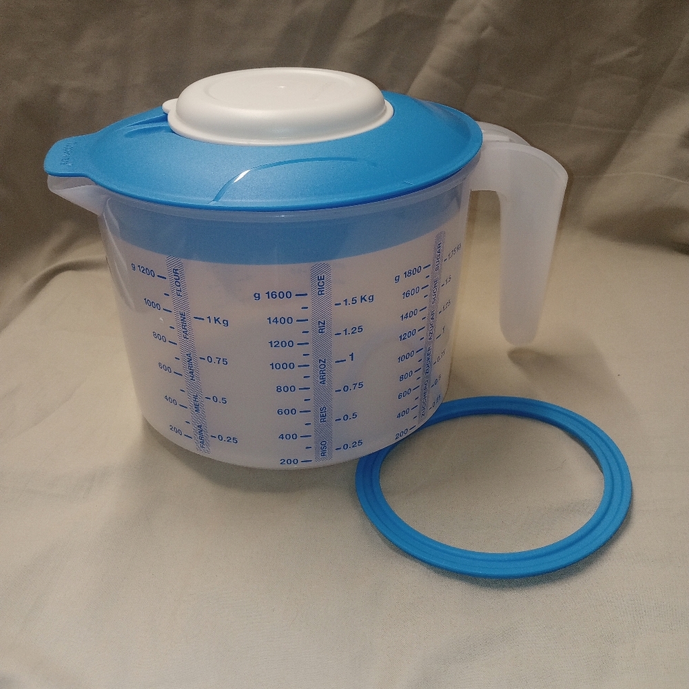 NEW, Tupperware Mix N Stor